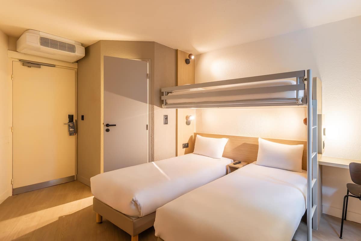 Standard Room, Multiple Beds