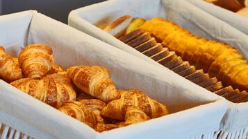 Desayuno buffet todos los días (con cargo)