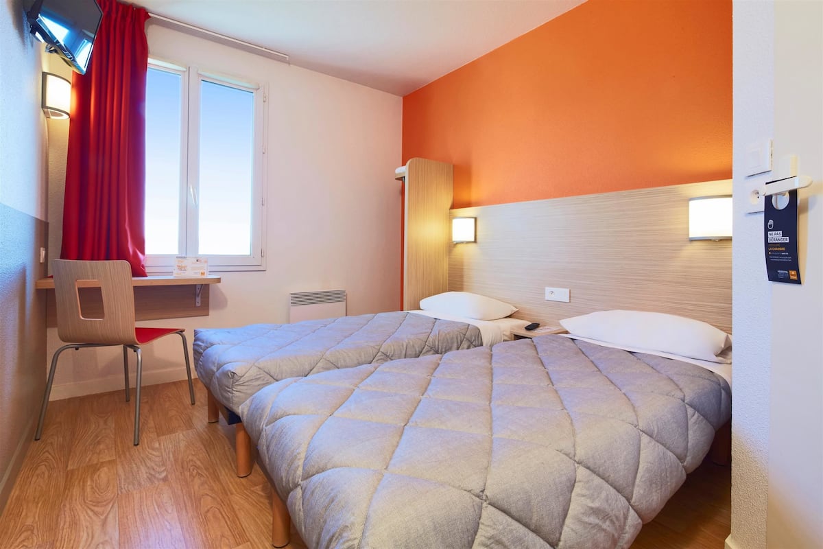 Standardzimmer, 2 Einzelbetten | Dusche im Bad