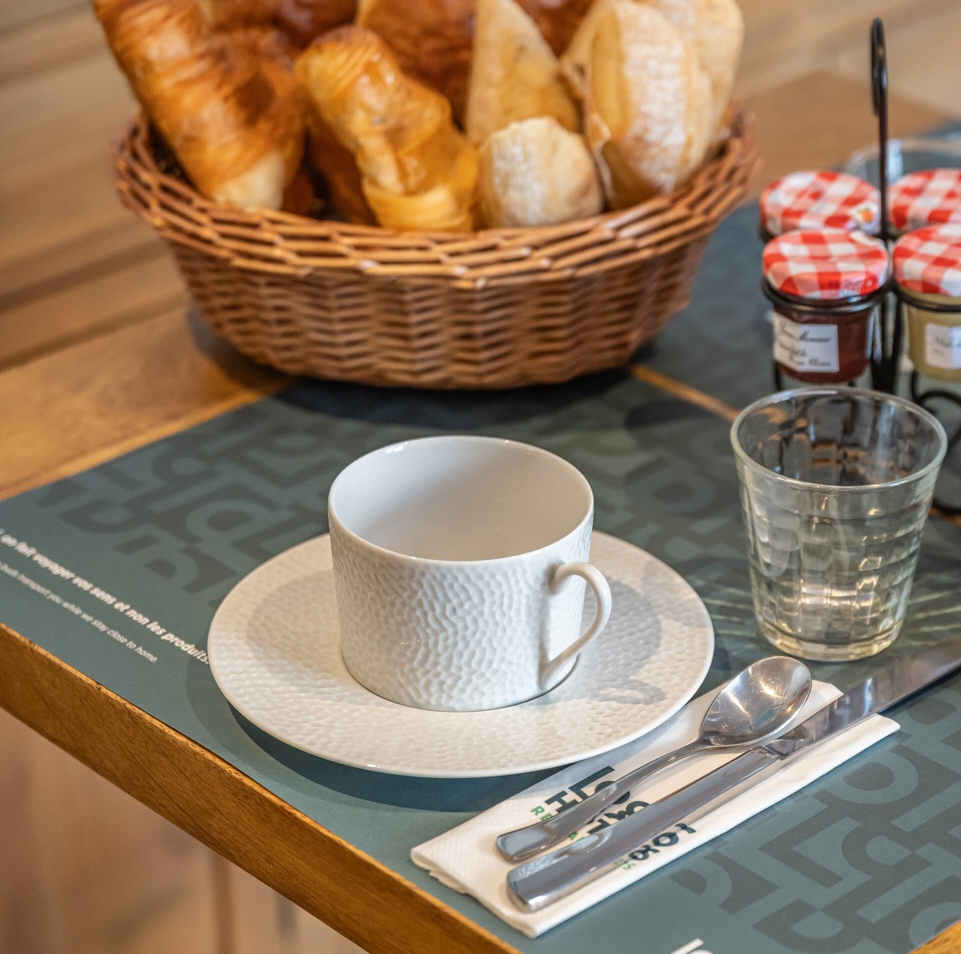 daily continental breakfast (eur 7.90 per person)