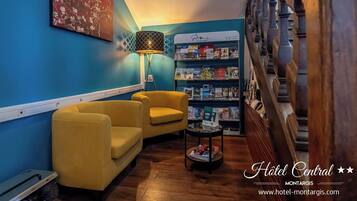 Área de estar no saguão