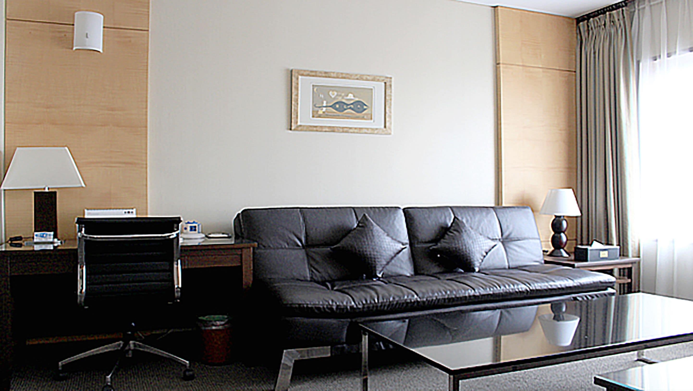 suite, 1 king bed | living area | 42-inch lcd tv with satellite channels, tv