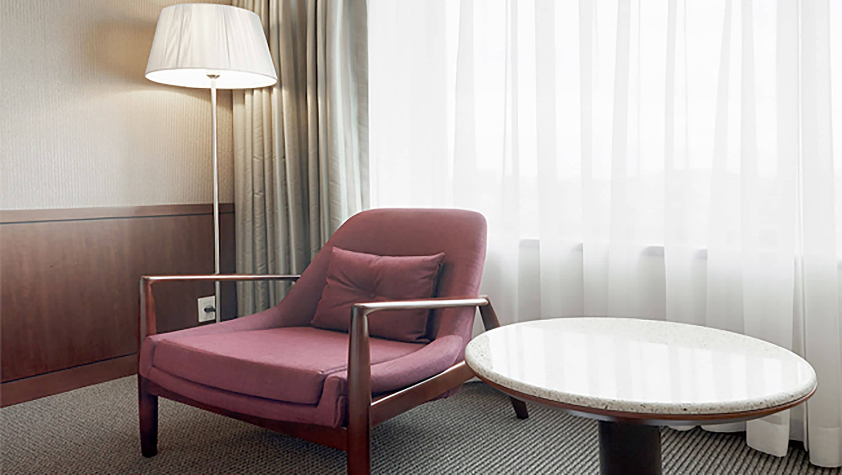 42-inch lcd tv with satellite channels, tv