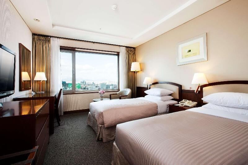 Premium bedding, down duvets, in-room safe, laptop workspace