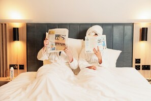 Junior Suite | In-room safe, desk, iron/ironing board, free cribs/infant beds