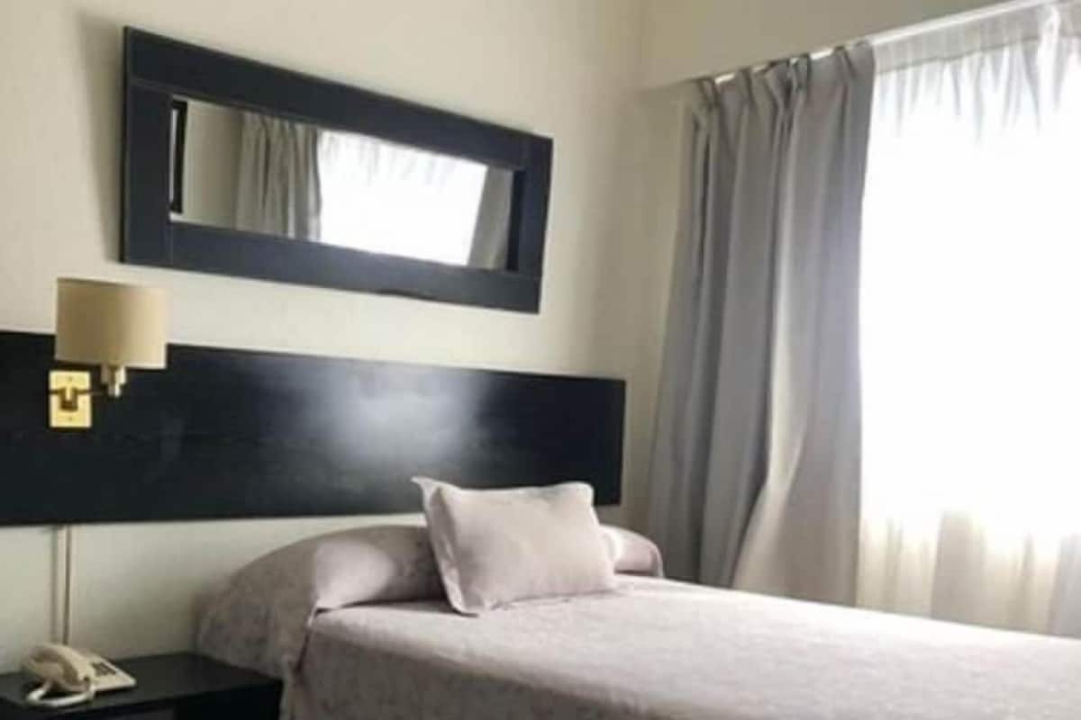 In-room safe, desk, free WiFi