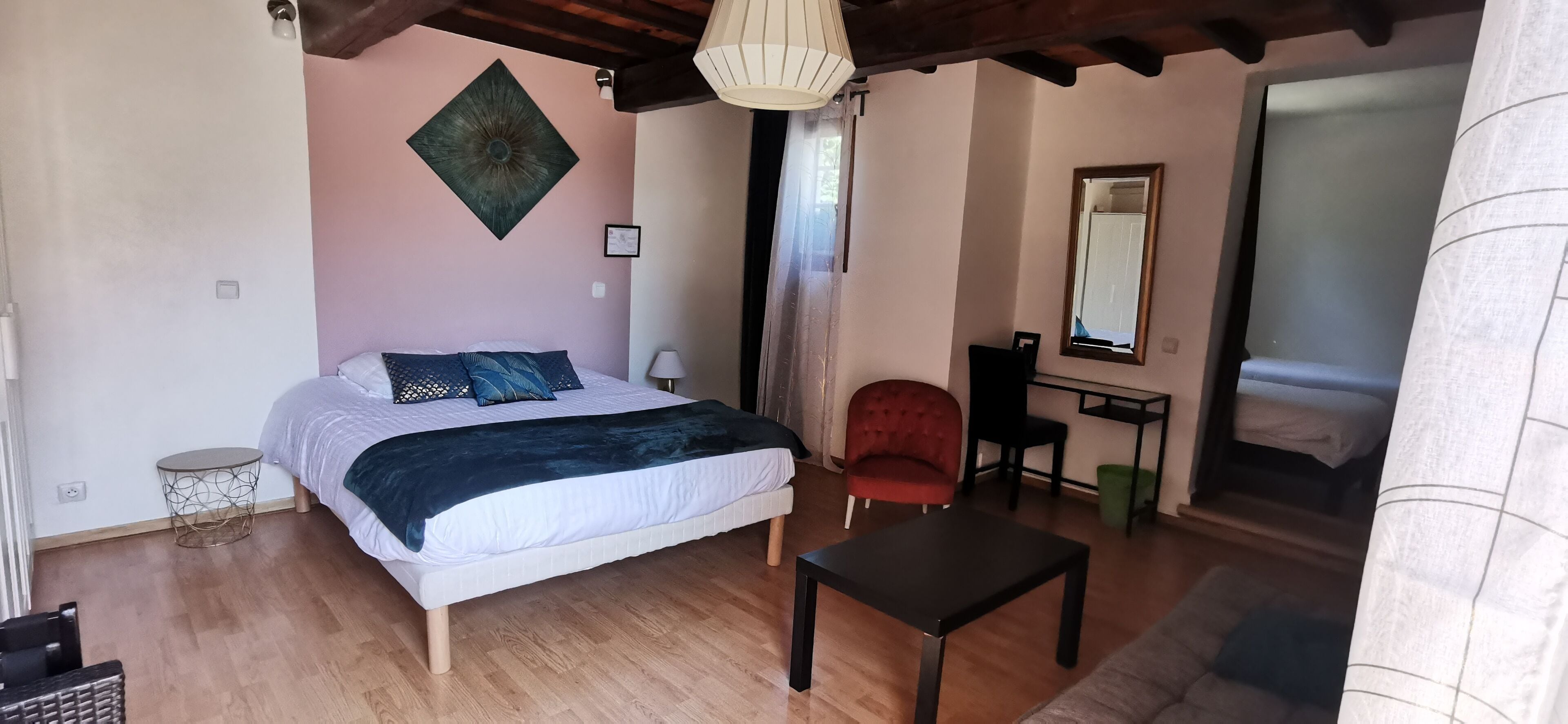 quadruple room | desk, free wifi, bed sheets