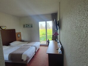 In-room safe, desk, soundproofing, free WiFi - Hôtel de La Loire Ancenis – Restaurant Les Bateliers (Vair-sur-Loire)