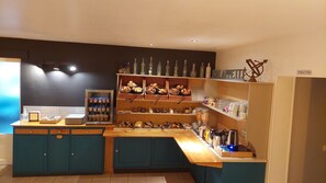 Desayuno buffet todos los días (con cargo) 
