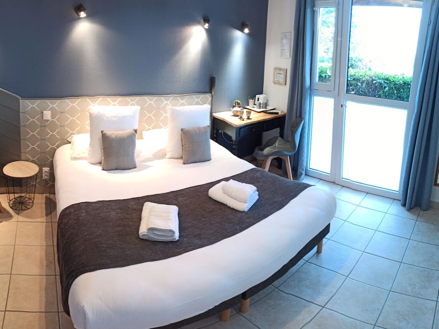 Chambre Double SUPERIEURE | Coffres-forts dans les chambres, bureau, rideaux occultants