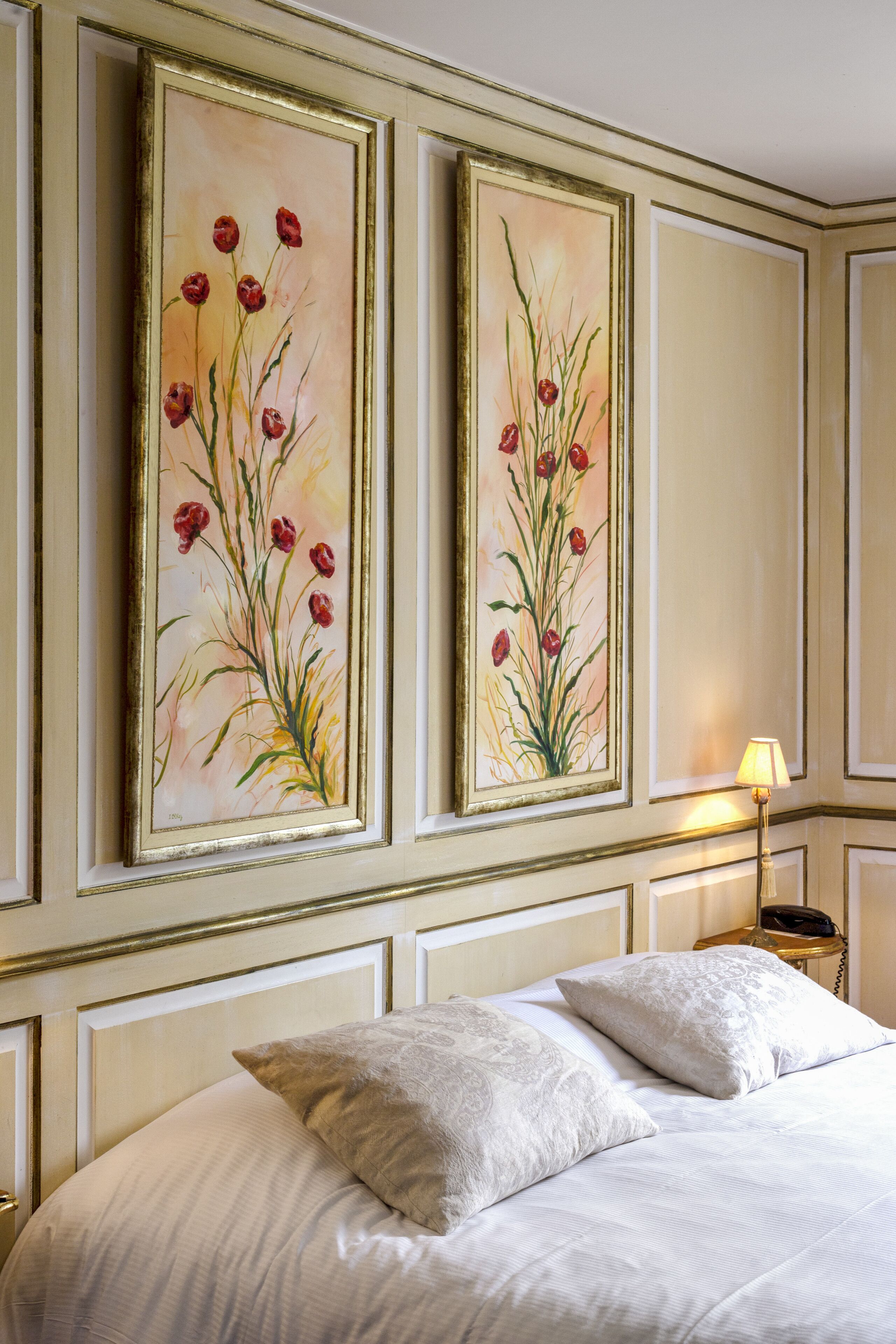 junior suite | minibar, in-room safe, individually decorated, individually furnished