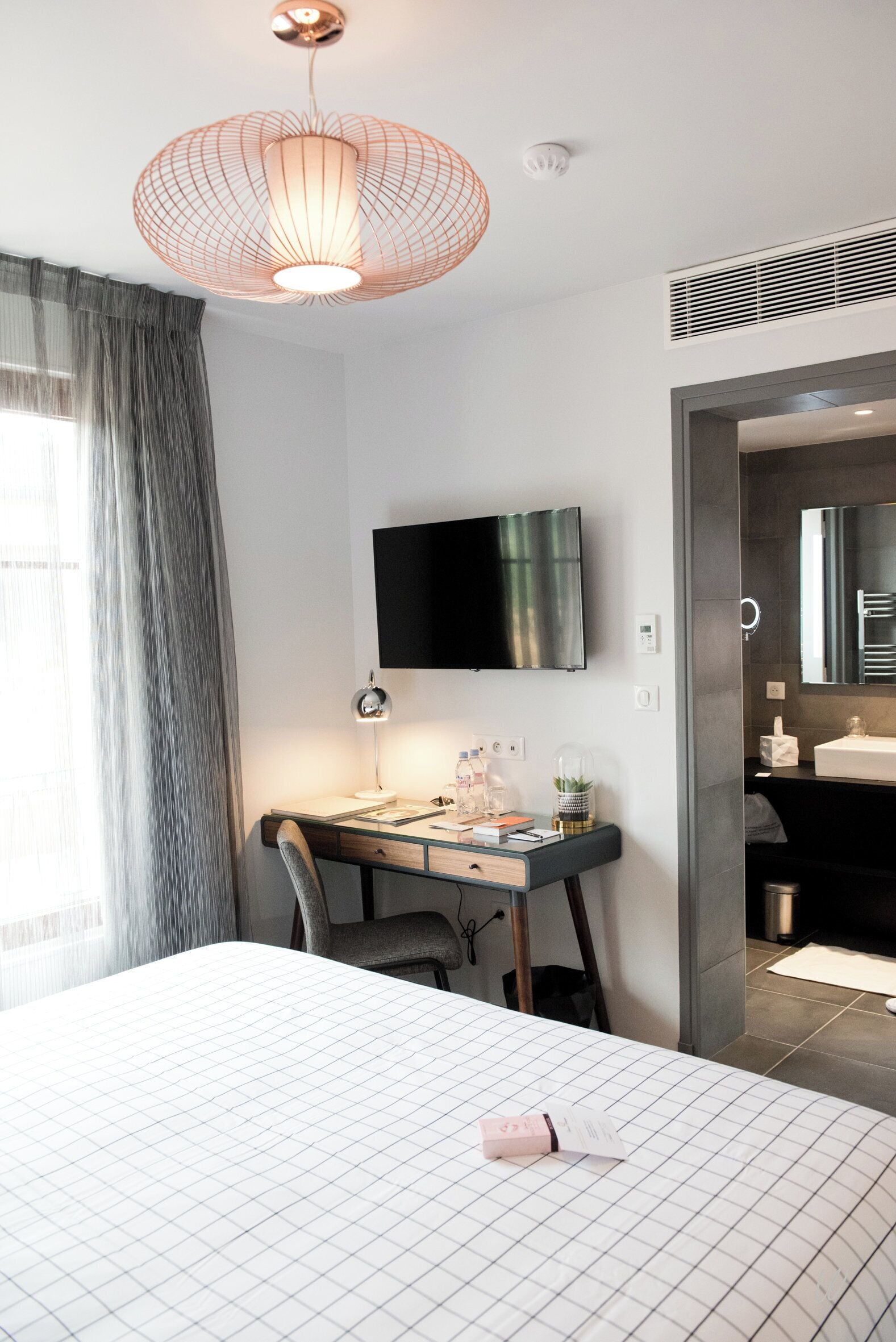 Standard Room | Premium bedding, pillowtop beds, minibar, in-room safe