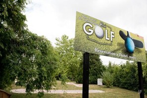 Mini-golf