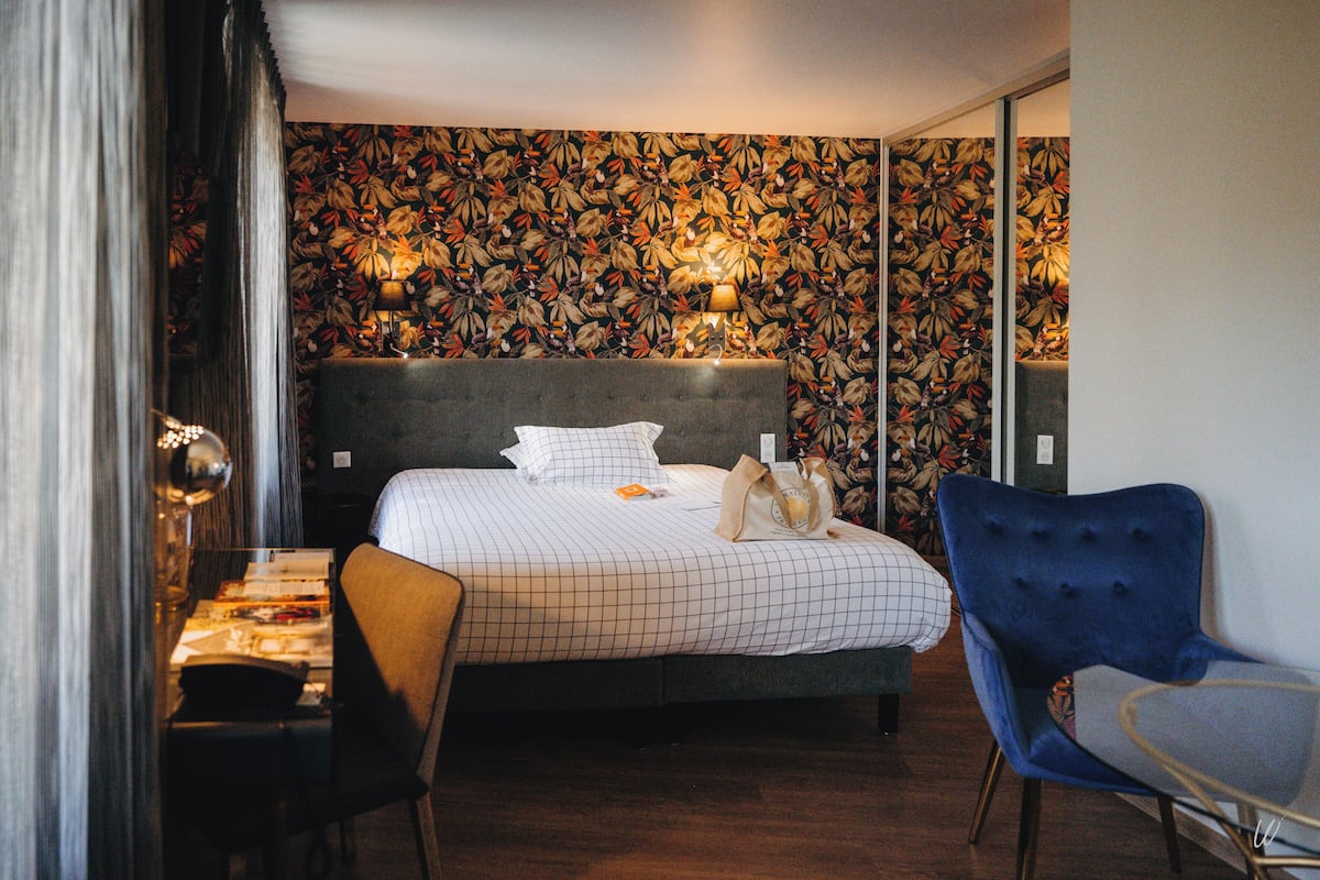 Rom – deluxe | Sengetøy av topp kvalitet, senger med overmadrass og minibar