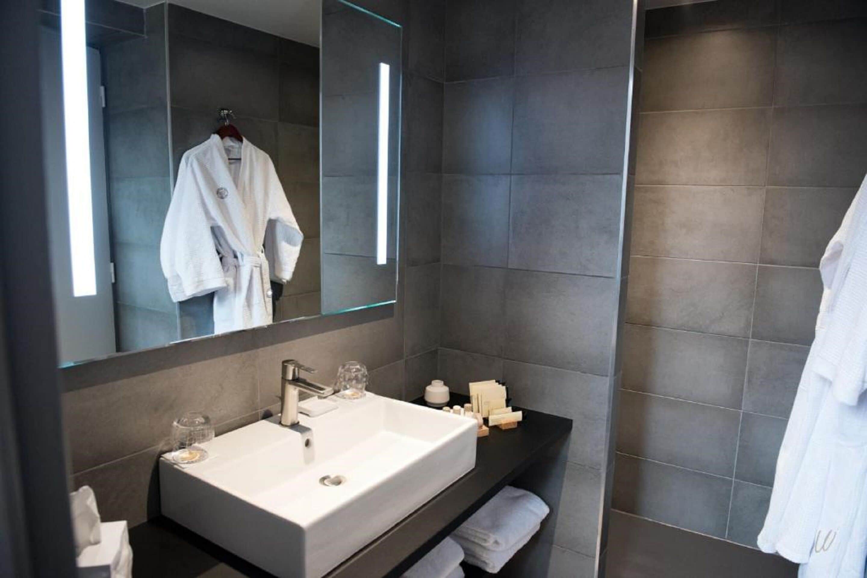 classic room | bathroom | free toiletries, hair dryer, dressing gowns, slippers