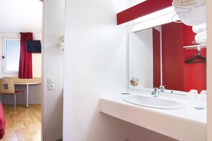 Shower, eco-friendly toiletries, hair dryer, towels