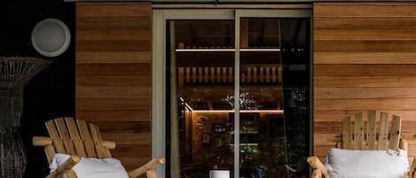 Deluxe Room | Individually decorated, individually furnished, free WiFi, bed sheets