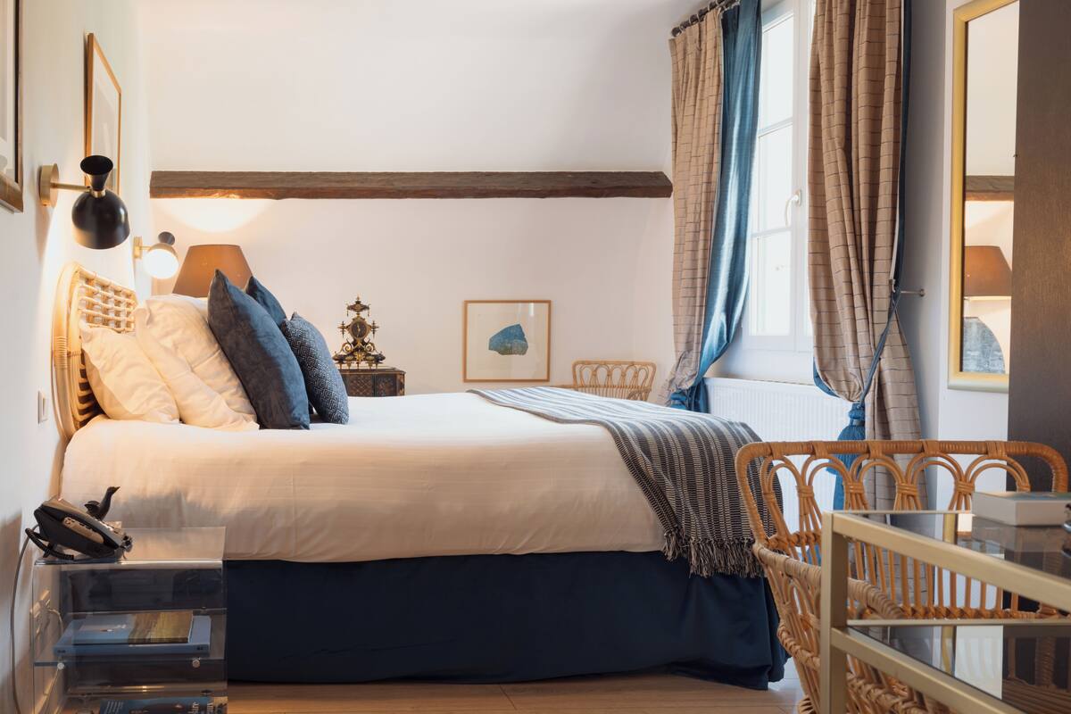 Wi-Fi gratuit, décoration personnalisée, ameublement personnalisé
