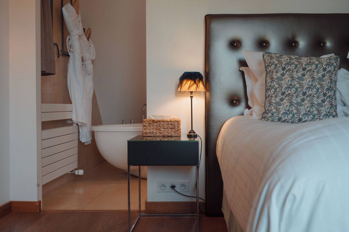 Wi-Fi gratuit, décoration personnalisée, ameublement personnalisé