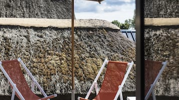 Plumes | Individually decorated, individually furnished, free WiFi, bed sheets