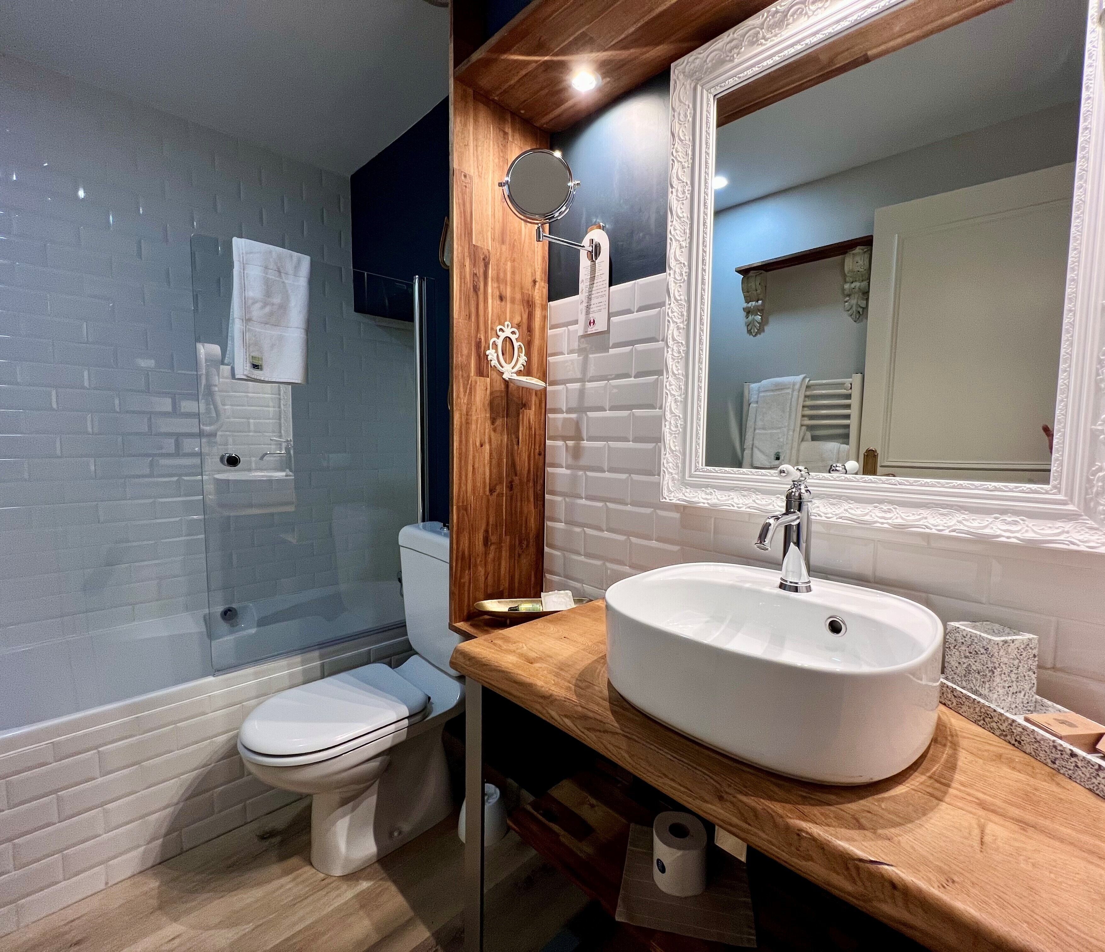 superior twin room | bathroom | free toiletries, hair dryer, towels
