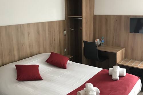 Bureau, chambres insonorisées, lits bébé (en supplément), Wi-Fi gratuit
