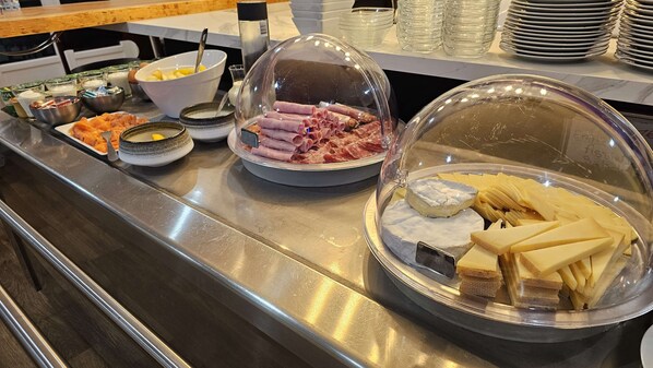 Breakfast area - Brit Hotel Plaisance (Narbonne)