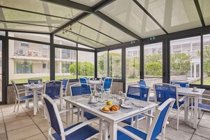 Petit déjeuner préparé sur commande (14 EUR par personne)