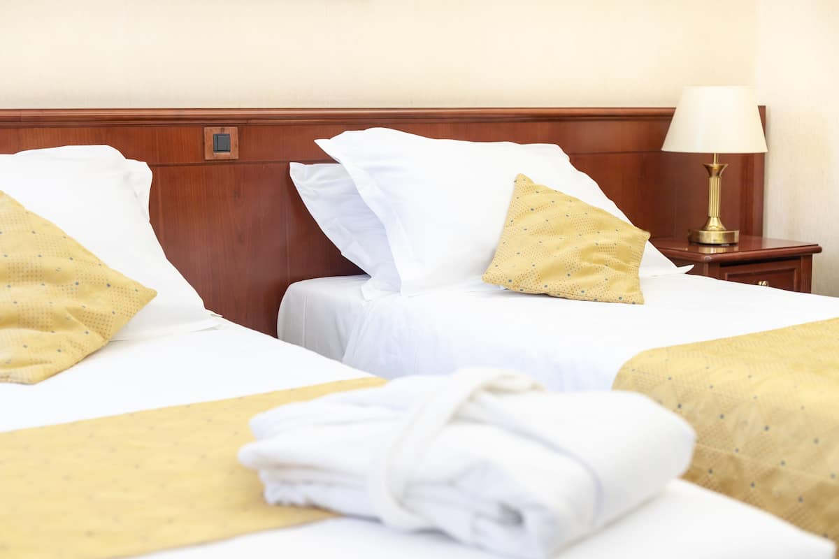 Superior Twin Room | Hypo-allergenic bedding available, minibar, in-room safe, desk