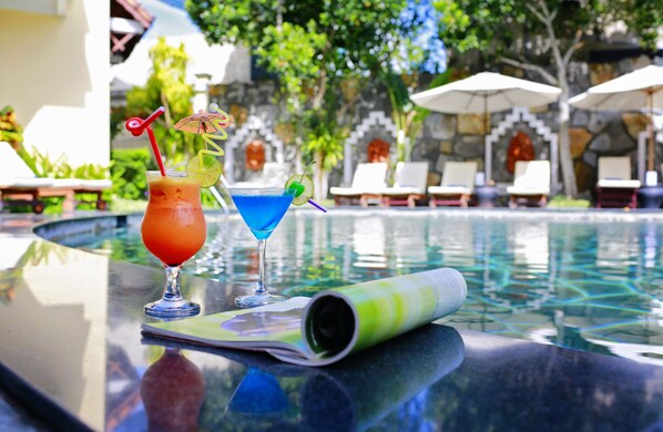 Phòng Deluxe, quang cảnh hồ bơi | Quang cảnh từ phòng