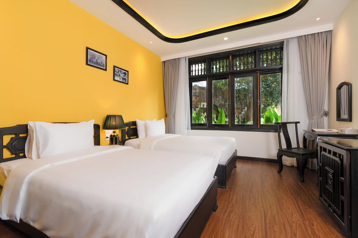 1 bedroom, hypo-allergenic bedding, minibar, in-room safe