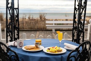 Desayuno completo todos los días (con cargo)