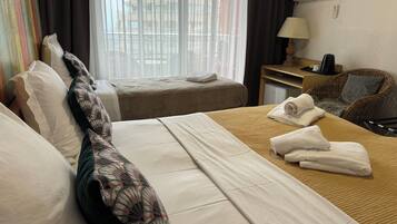 Desk, soundproofing, iron/ironing board, free WiFi