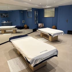 Couples treatment room(s), sauna, hot tub, steam room