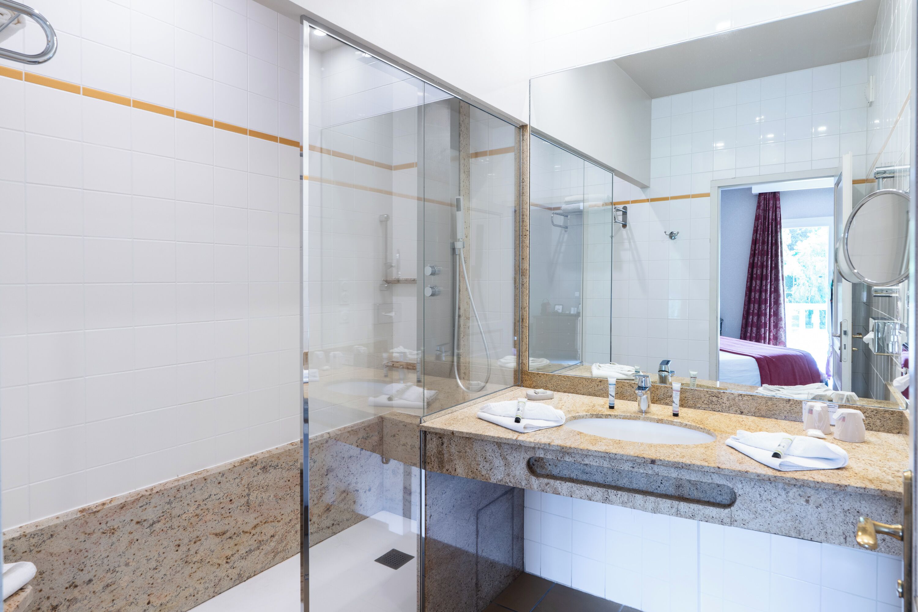 executive room, 1 king bed with sofa bed | bathroom | bathtub, free toiletries, hair dryer, bathrobes