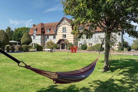 Exterior. Manoir de la Poterie & Spa
