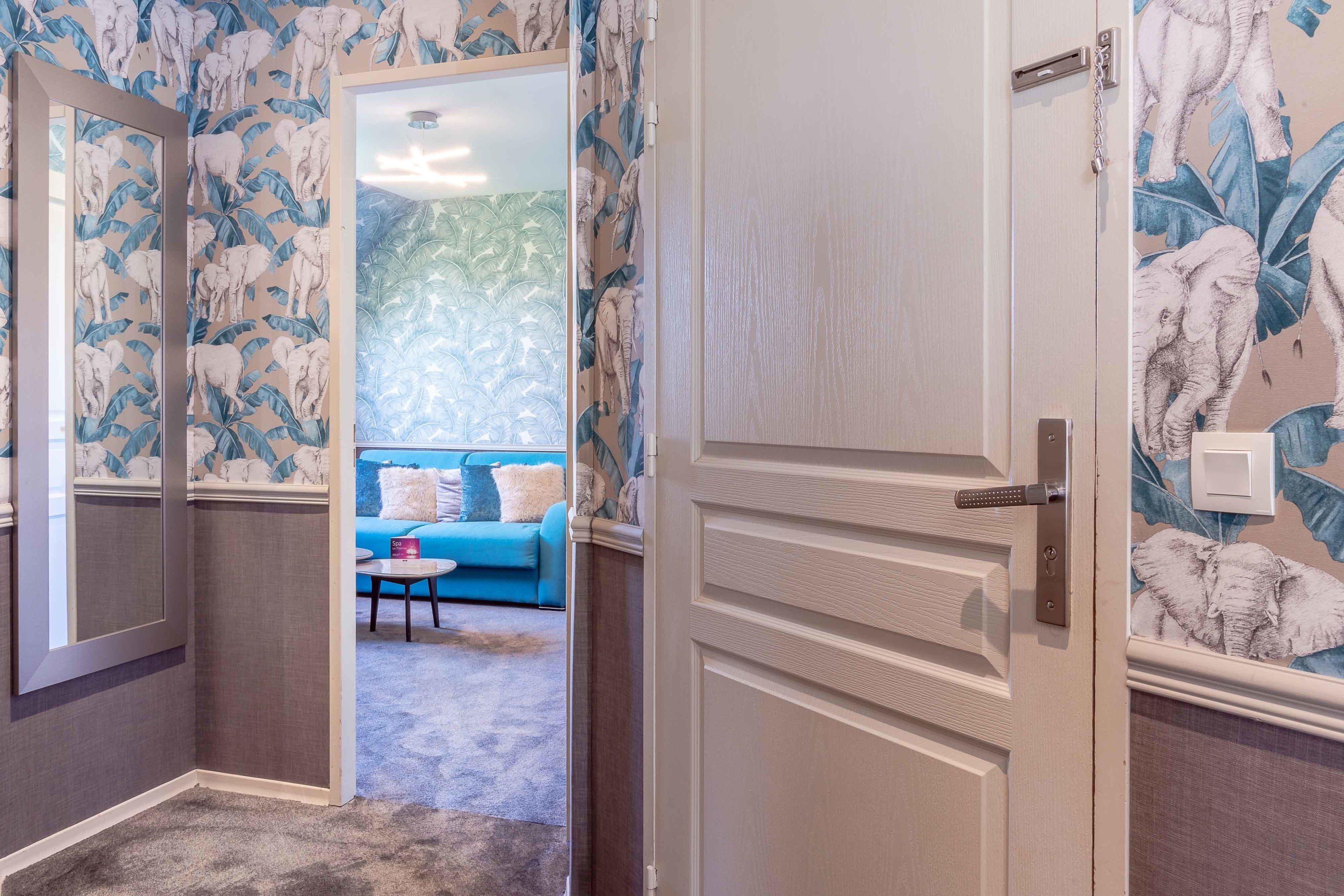 family suite | minibar, in-room safe, desk, laptop workspace