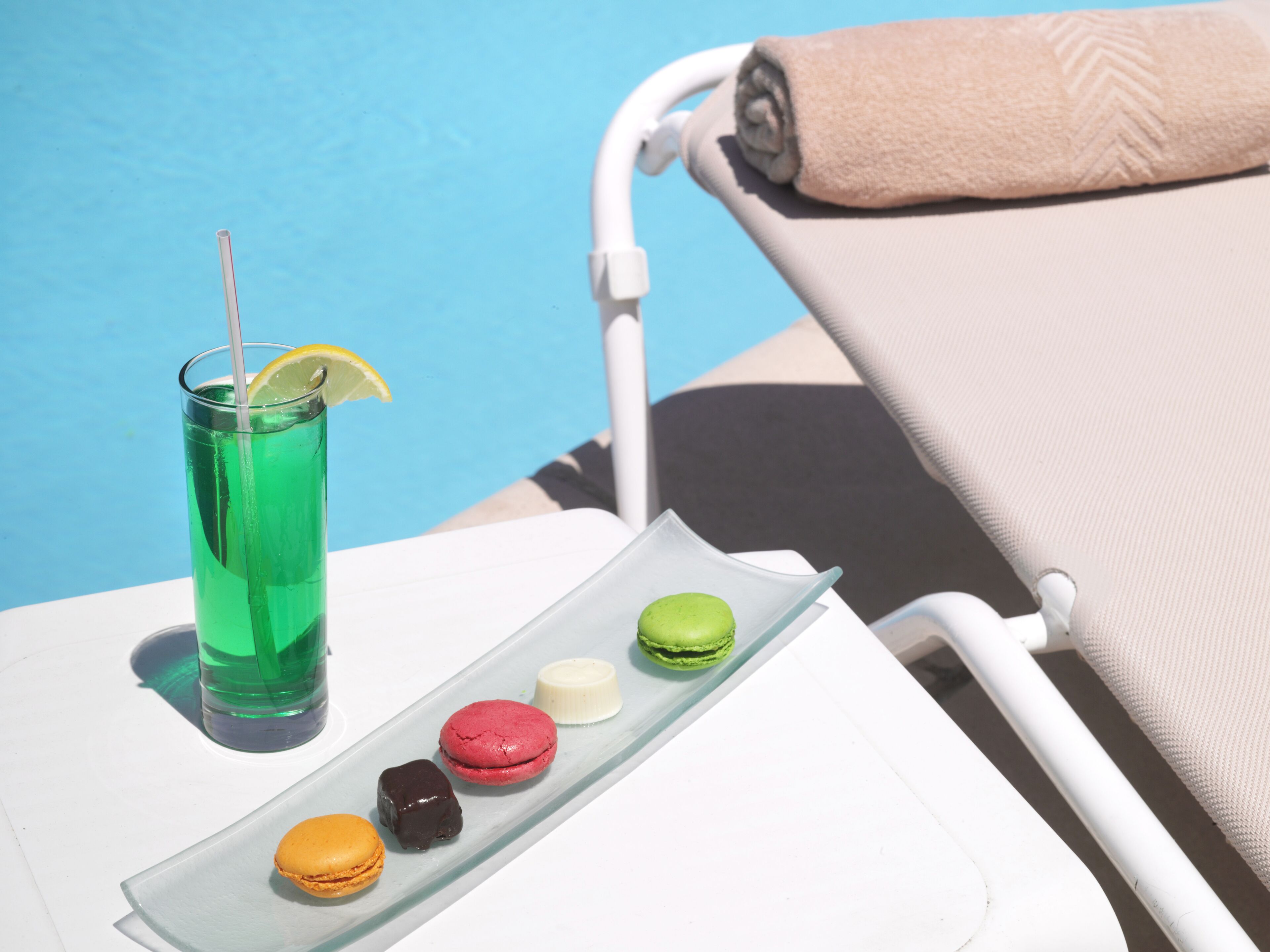 outdoor pool, pool loungers