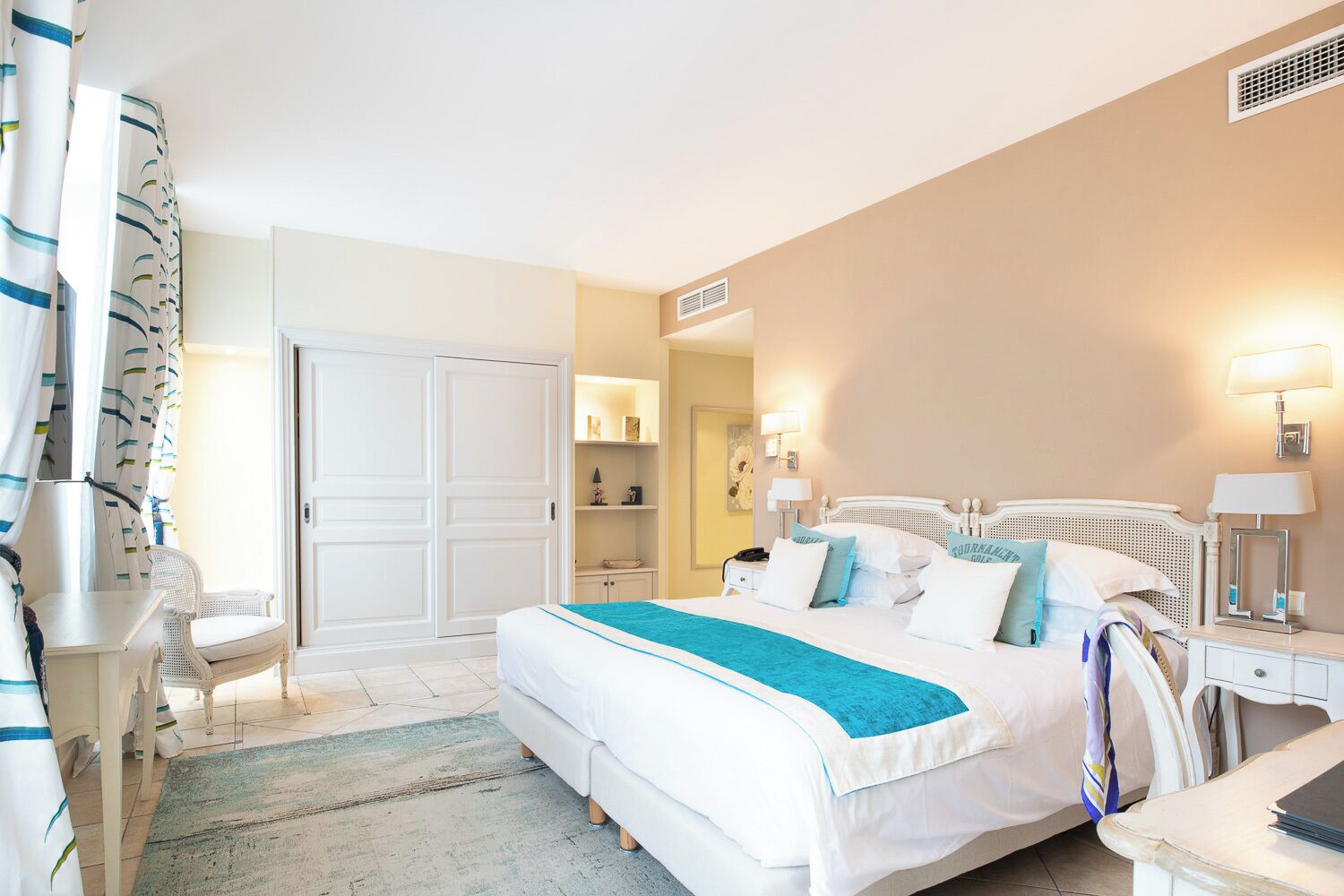 suite, terrace | 1 bedroom, minibar, in-room safe, desk