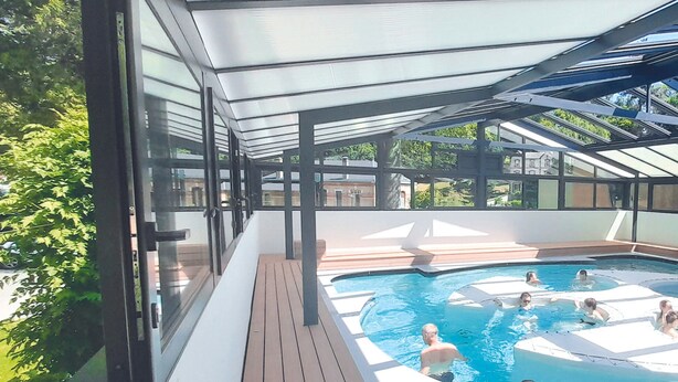 Indoor pool, outdoor pool - Grand Hôtel de Bourbon-Lancy - Logis - Restaurant et Spa (Bourbon-Lancy)
