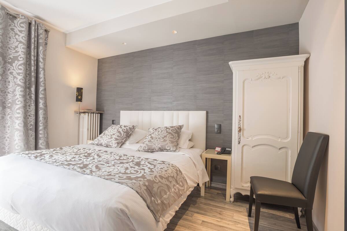 Family Quadruple Room, 2 Bedrooms | Premium bedding, minibar, in-room safe, desk