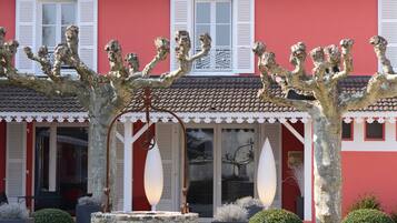 Fachada de la propiedad