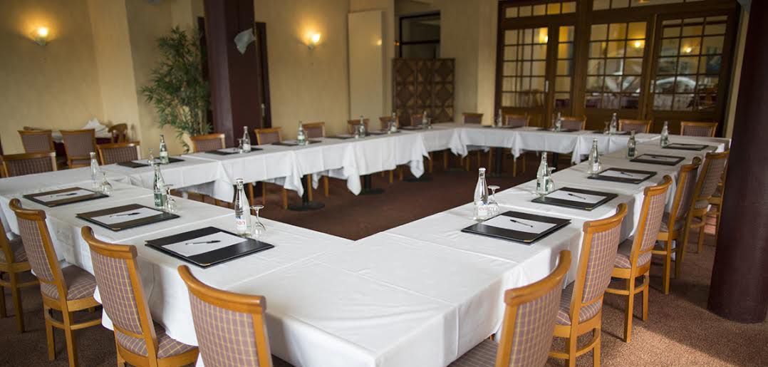 Petit déjeuner servi sur place, vue sur la plage 