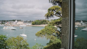 Superior Double Room, 1 Double or 2 Twin Beds, Overwater | Minibar, in-room safe, blackout drapes, soundproofing