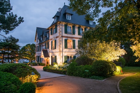 Front of property. Villa Tri Men