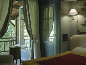 Minibar, safe på rommet, individuelt dekorert og individuelt innredet