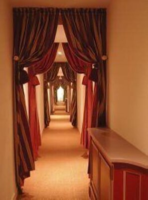 Hallway - Hervé Garrapit (Villeneuve-de-Marsan)