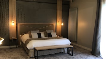 豪華客房, 1 張特大雙人床 | 高級寢具、迷你吧、書桌、遮光布/窗簾