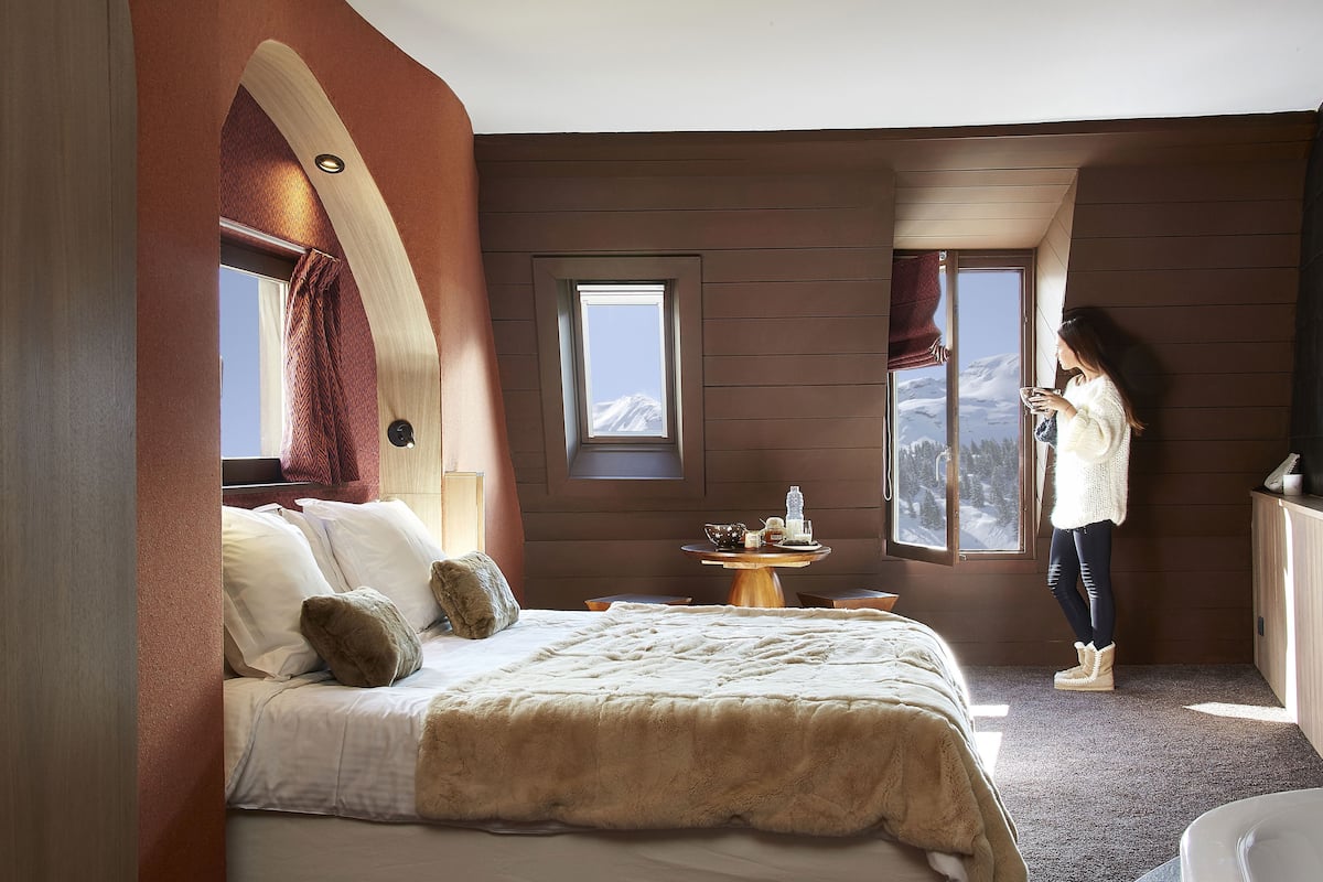 Minibar, caja fuerte, wifi gratis y ropa de cama