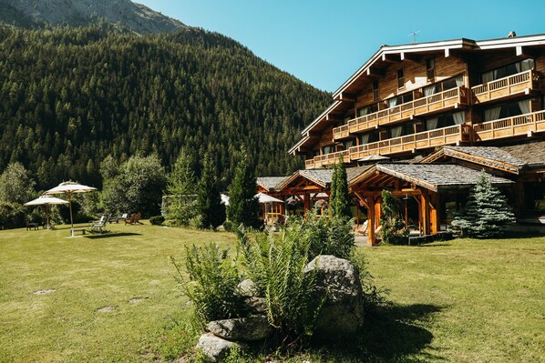 Front of property - Les Grands Montets Hôtel & Spa (Chamonix-Mont-Blanc)